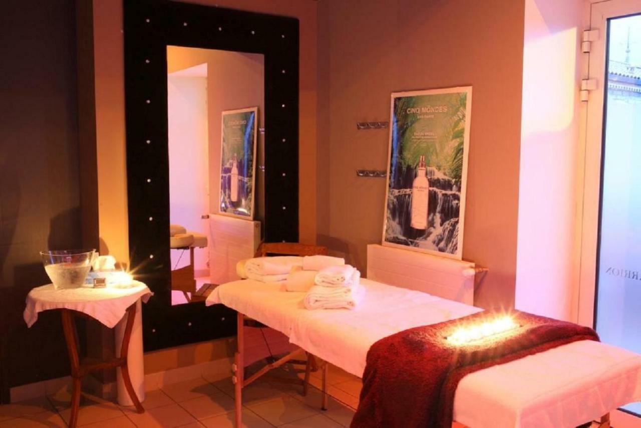 Viré Hotel Spa Frederic Carrion Et Sa Table Gastronomique מראה חיצוני תמונה